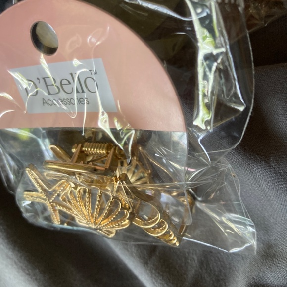 Cute earrings and seashell hair claw - Picture 3 of 3